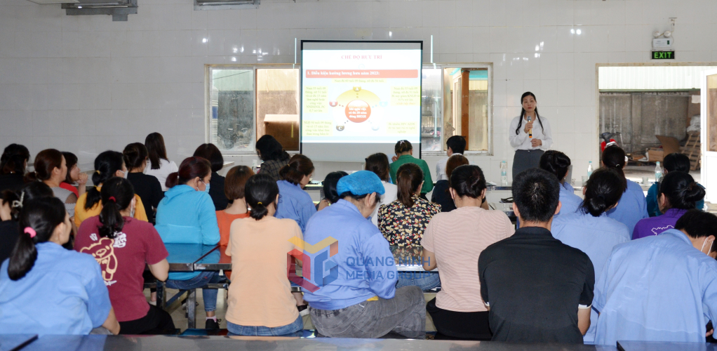 Lãnh đạo LĐLĐ tỉnh tổ chức tuyên truyền, phổ biến chính sách pháp luật về lao động cho NLĐ tại KCN Cái Lân (TP Hạ Long) năm 2024.