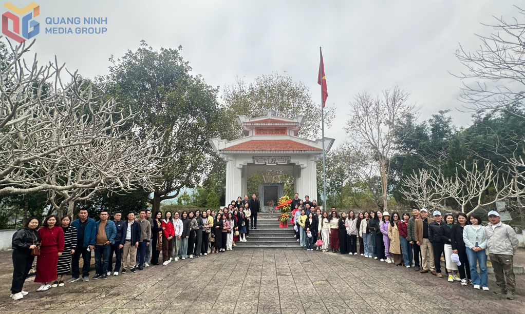 Công đoàn Sở Tư pháp phối hợp cùng Ban lãnh đạo tổ chức chương trình về nguồn tham quan di tích lịch sử cách mạng, khu di tích lịch sử Bộ Tư pháp tại tỉnh Tuyên Quang, tháng 3/2025.