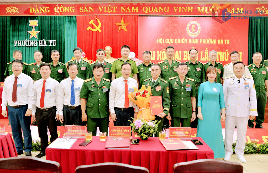 Ban Chấp hành Hội CCB phường Hà Tu, nhiệm kỳ 2025 - 2030 ra mắt. Ảnh: CCB phường Hà Tu cung cấp