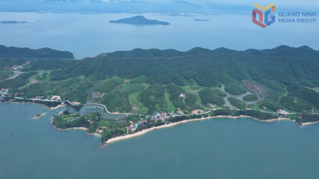 Hoang sơ xã đảo Cái Chiên