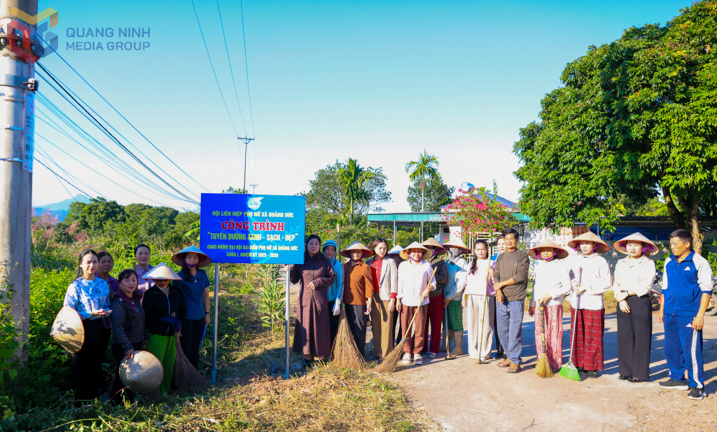Hội LHPN xã Quảng Đức gắn biển công trình 