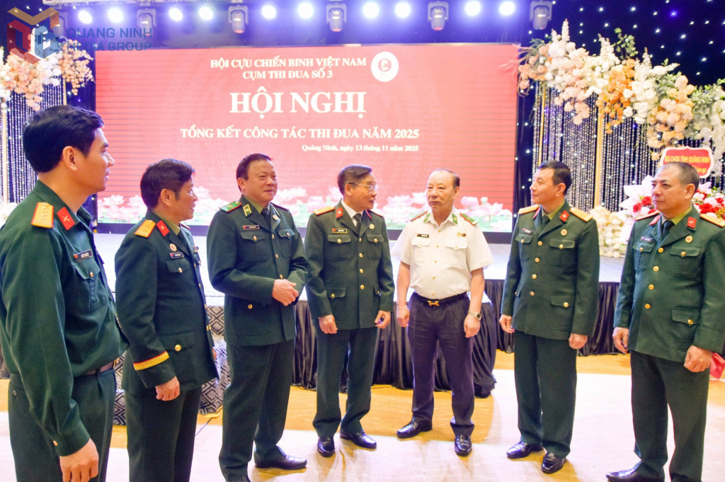 CCB Bùi Xuân Tờ, Chủ tịch Hiệp hội Doanh nhân CCB tỉnh cùng lãnh đạo Hội CCB tỉnh tại Hội nghị tổng kết công tác thi đua Cụm Thi đua số 3 năm 2025.