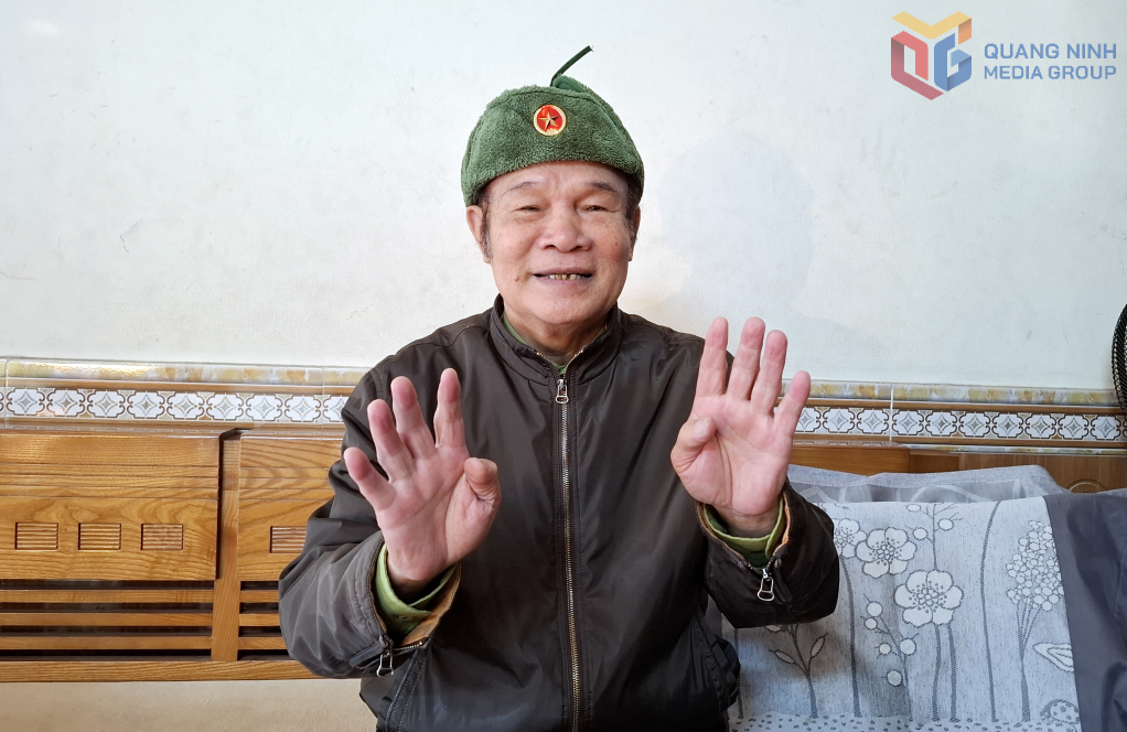 CCB Lê Long Triệu kể về những kỷ niệm ông đi khắp các chiến trường nam bộ tìm mộ liệt sĩ.