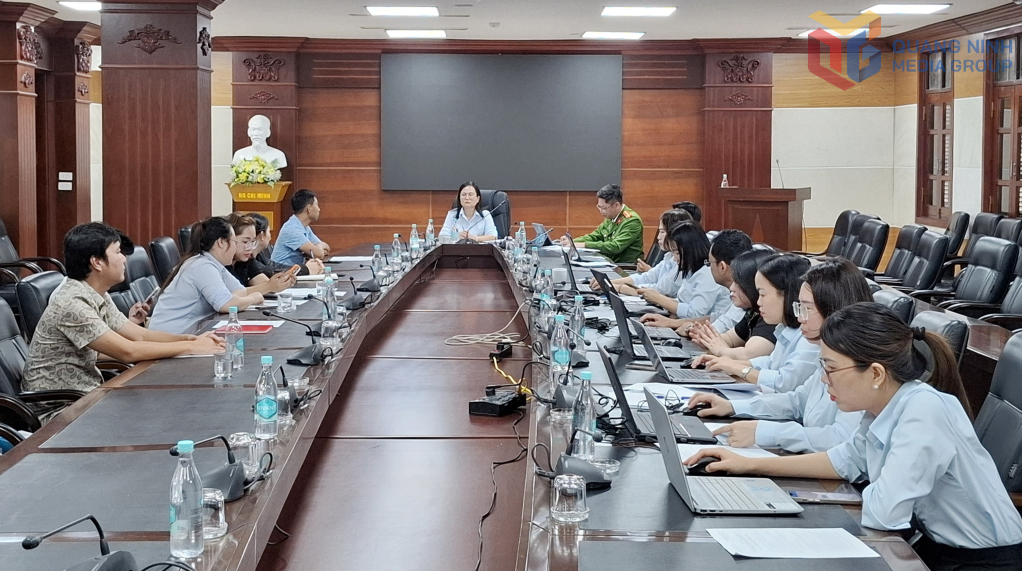 Phòng Kiểm tra  Cơ quan BHXH tỉnh làm việc với các doanh nghiệp nợ động BHXH, BHYT, BHTN tháng 11/2025.