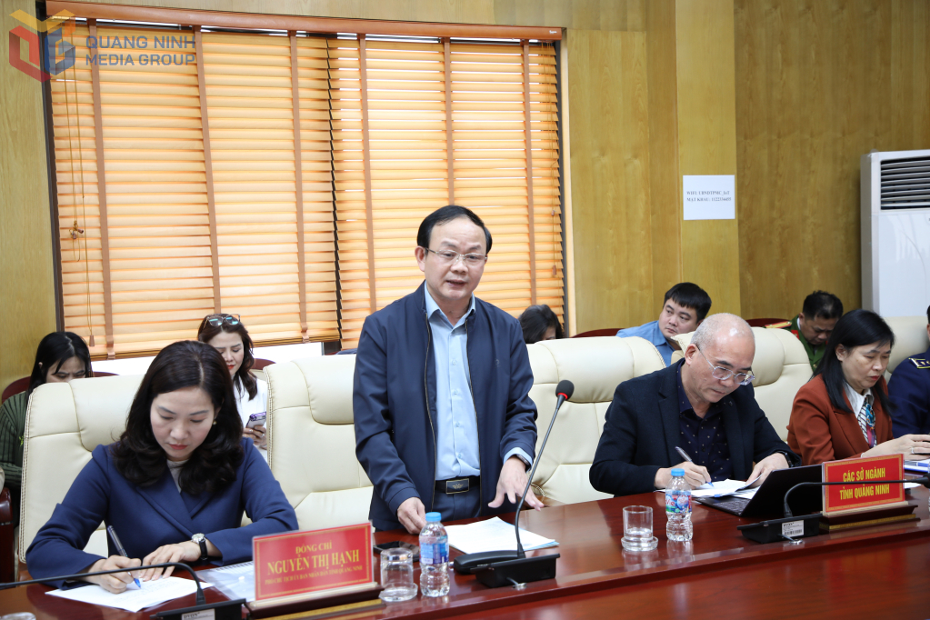 Đại diện các sở, ngành, địa phương đóng góp ý kiến tại buổi làm việc.