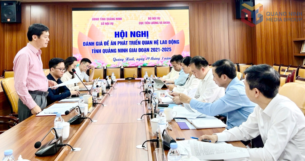 Cục Tiền lương và BHXH (Bộ Nội vụ) đã có buổi làm việc với Sở Nội vụ, LĐLĐ tỉnh, BHXH tỉnh và Ban Quản lý Khu kinh tế tỉnh về việc triển khai Đề án phát triển quan hệ lao động, giai đoạn 2021–2025.