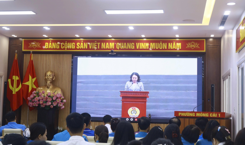 Đồng chí Võ Thị Ánh Xuân, Bí thư Trung ương Đảng, Phó Chủ tịch Nước Cộng hòa Xã hội Chủ nghĩa Việt Nam, Phó Chủ tịch thứ nhất Hội đồng Thi đua Khen thưởng Trung ương phát biểu chỉ đạo tại Lễ phát động phong trào thi đua “Lao động giỏi, Năng suất cao, Thu nhập tốt” tại điểm cầu Hà Nội.