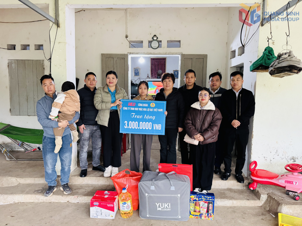 Công đoàn Công ty TNHH May mặc Hoa Lợi Đạt (Việt Nam) trao hỗ trợ cho đoàn viên khó khăn dịp Tết nguyên đán 2026.