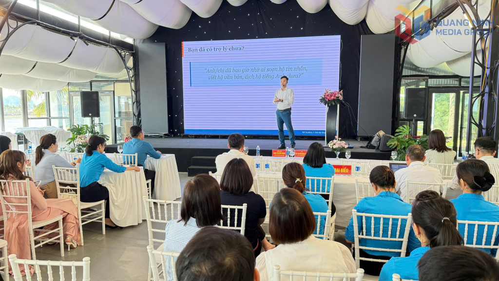 Công đoàn phường Tuần Châu tổ chức tập huấn chuyển đổi số cho đoàn viên, người lao động.