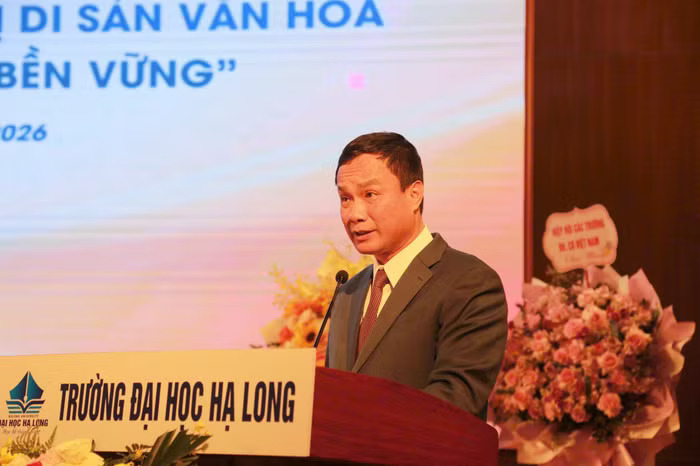 Đại biểu Quốc hội, Phó Giáo sư, Tiến sĩ Triệu Thế Hùng - Phó Chủ nhiệm Ủy ban Văn hóa và Xã hội của Quốc hội phát biểu. 1961077627407718737-1.jpg