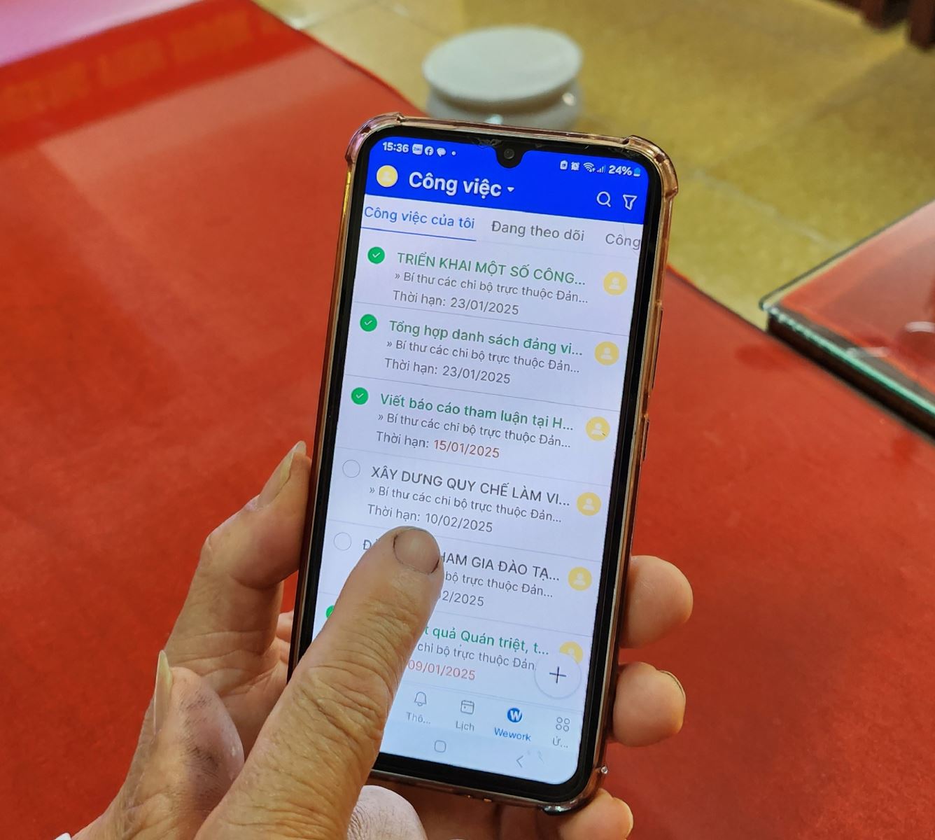 Phường Yên Giang áp dụng quản lý công việc trên phần mềm điện tử khoa học, hiệu quả.